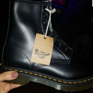 DR. MARTENS 1460 women's smooth black
